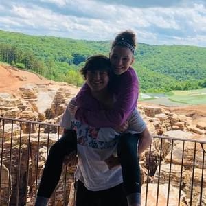 Meet your Posher, Alexis